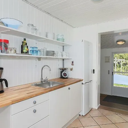 Three-bedroom Holiday In * Hesselager