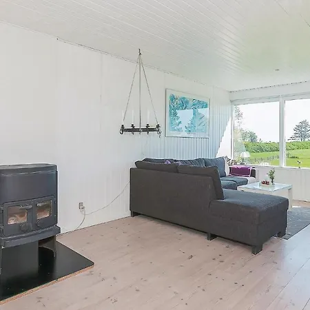 Three-bedroom Holiday In 펜션 *