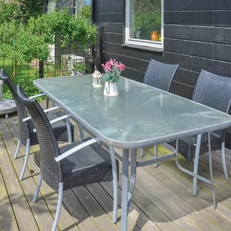 Three-bedroom Holiday In 펜션