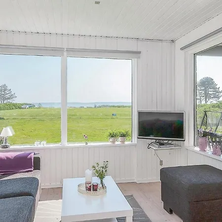 Three-bedroom Holiday In