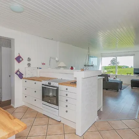 펜션 Three-bedroom Holiday In